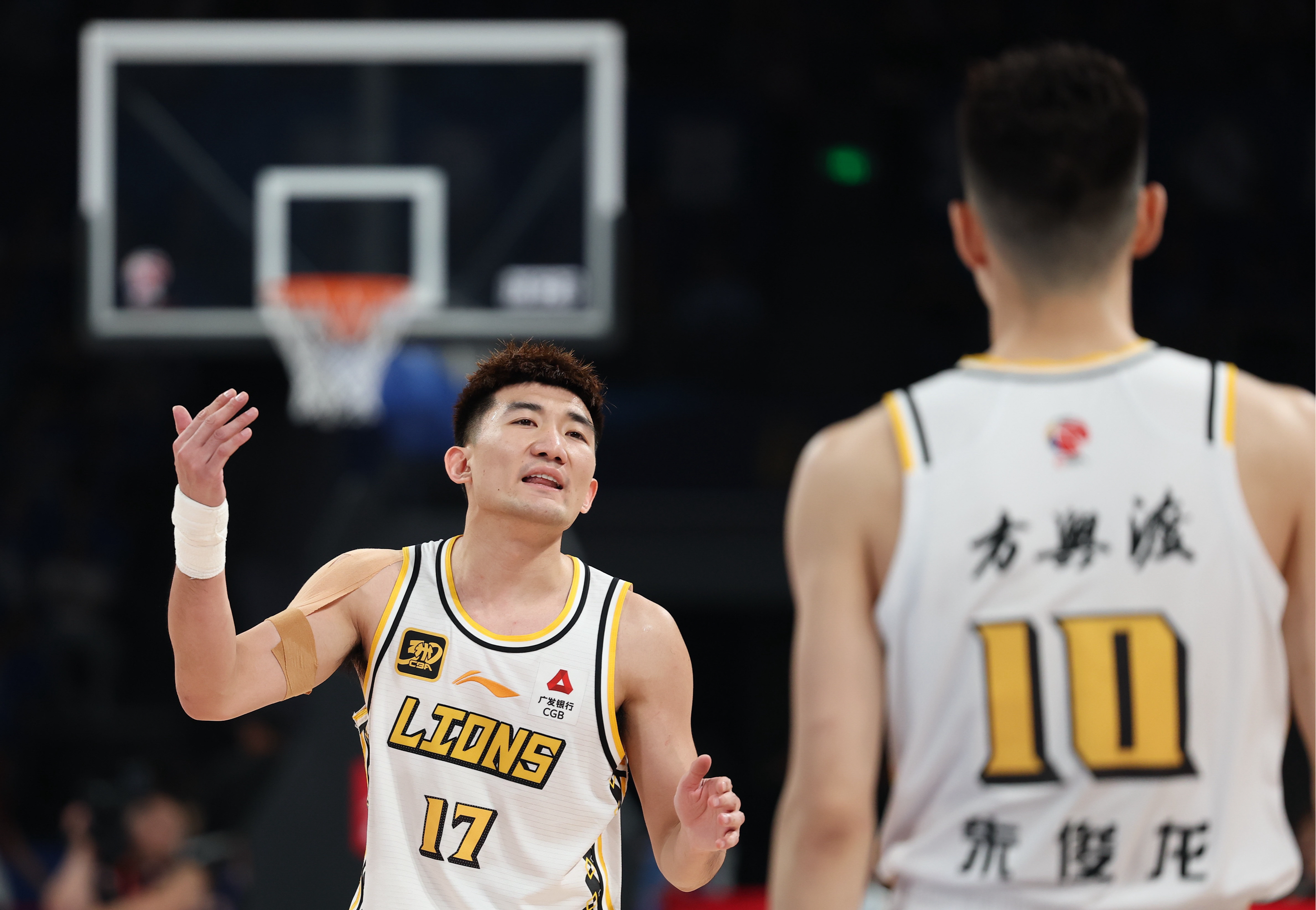 关于广厦男篮迎NBA季后赛关键赛;冲刺阶段调整名单;悬念犹存;训练强度明显提升的信息 关于广厦男篮迎NBA季后赛关键赛;冲刺阶段调整名单;悬念犹存;训练强度明显提升的信息
